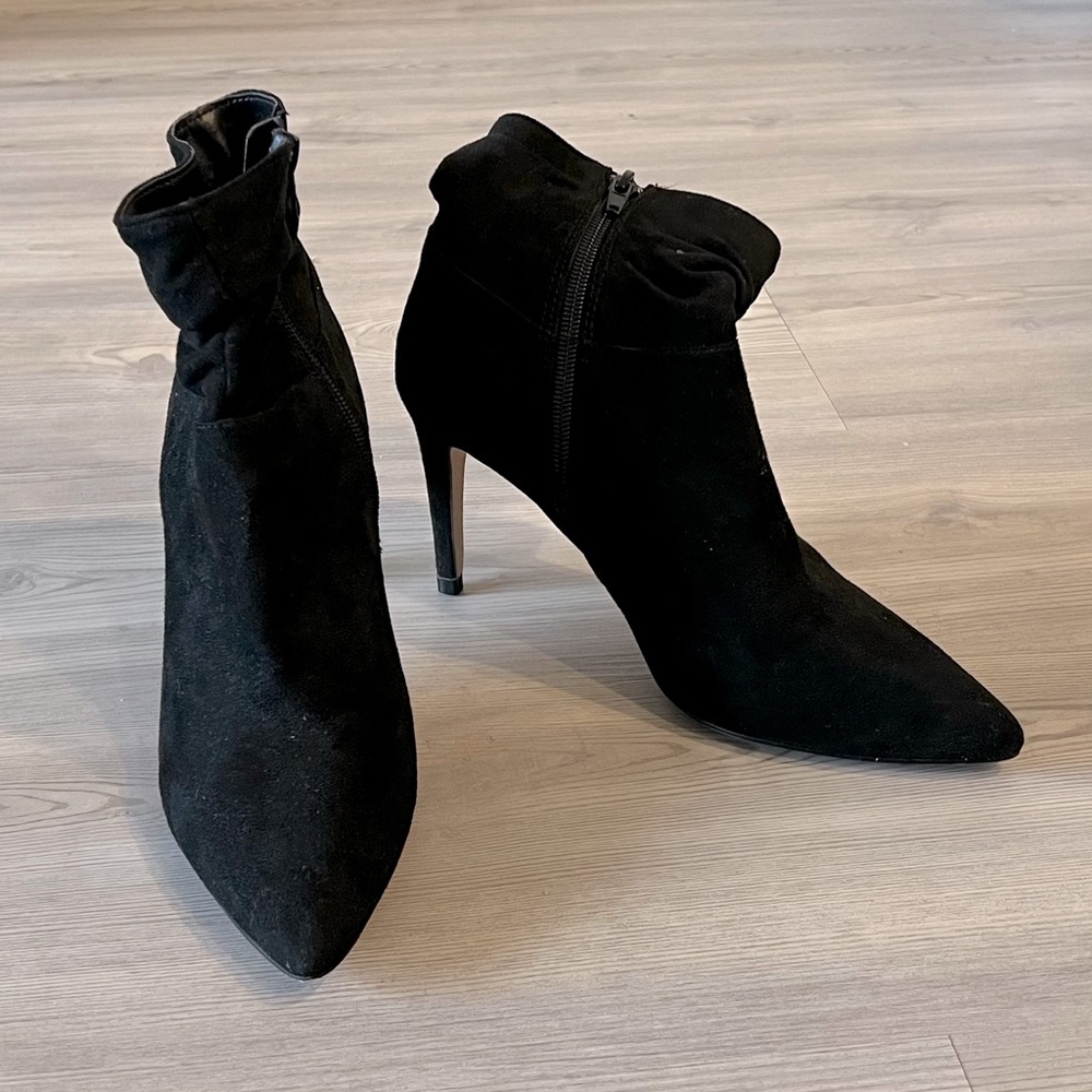 Pointed Black Boots